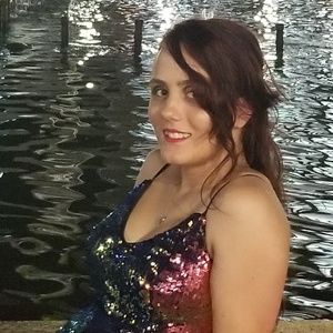 Meet your Posher, Caitlin